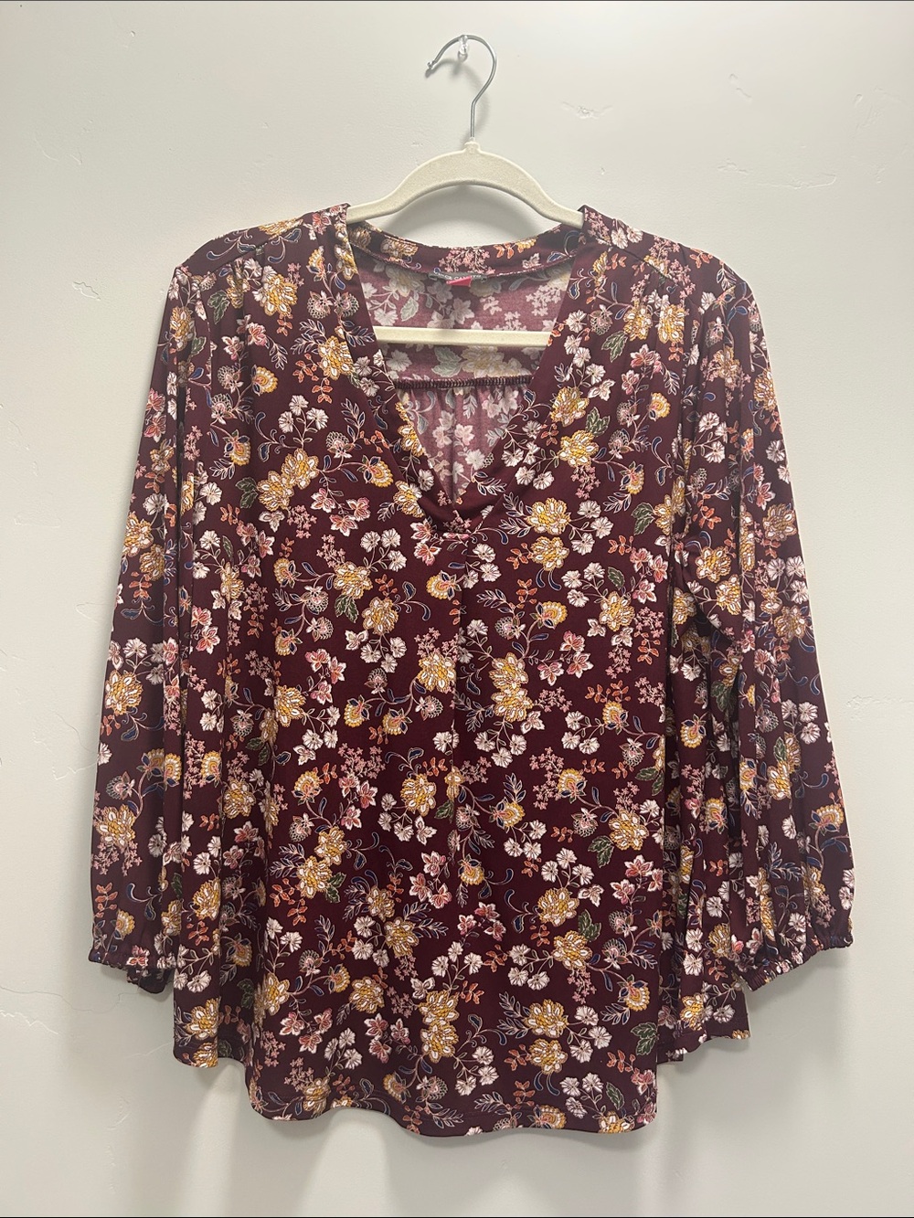 Vince Camuto Burgundy Floral V-Neck Blouse